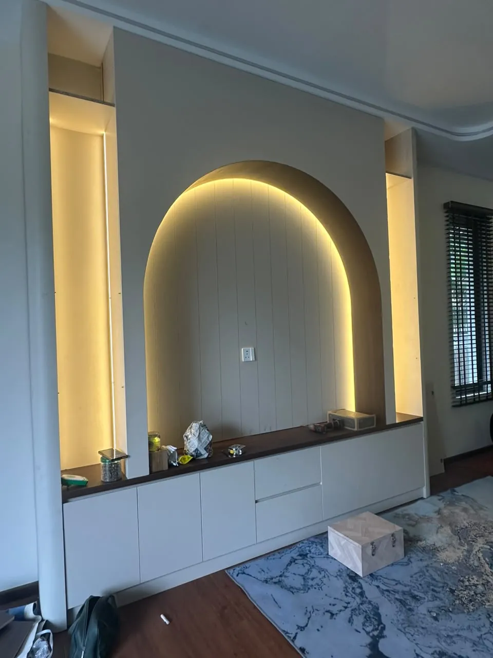 TV cabinet with arc design