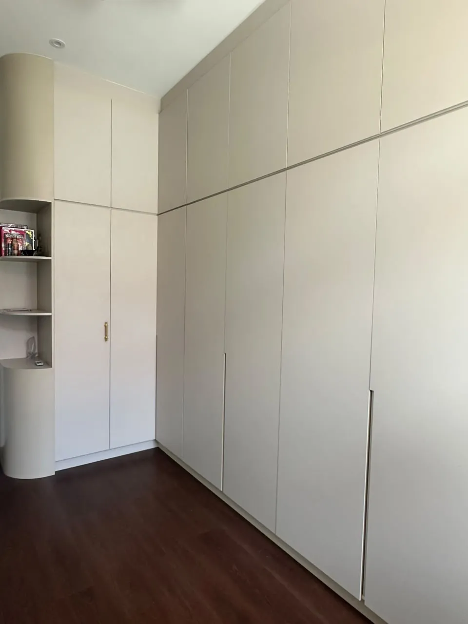 Custom wardrobe design